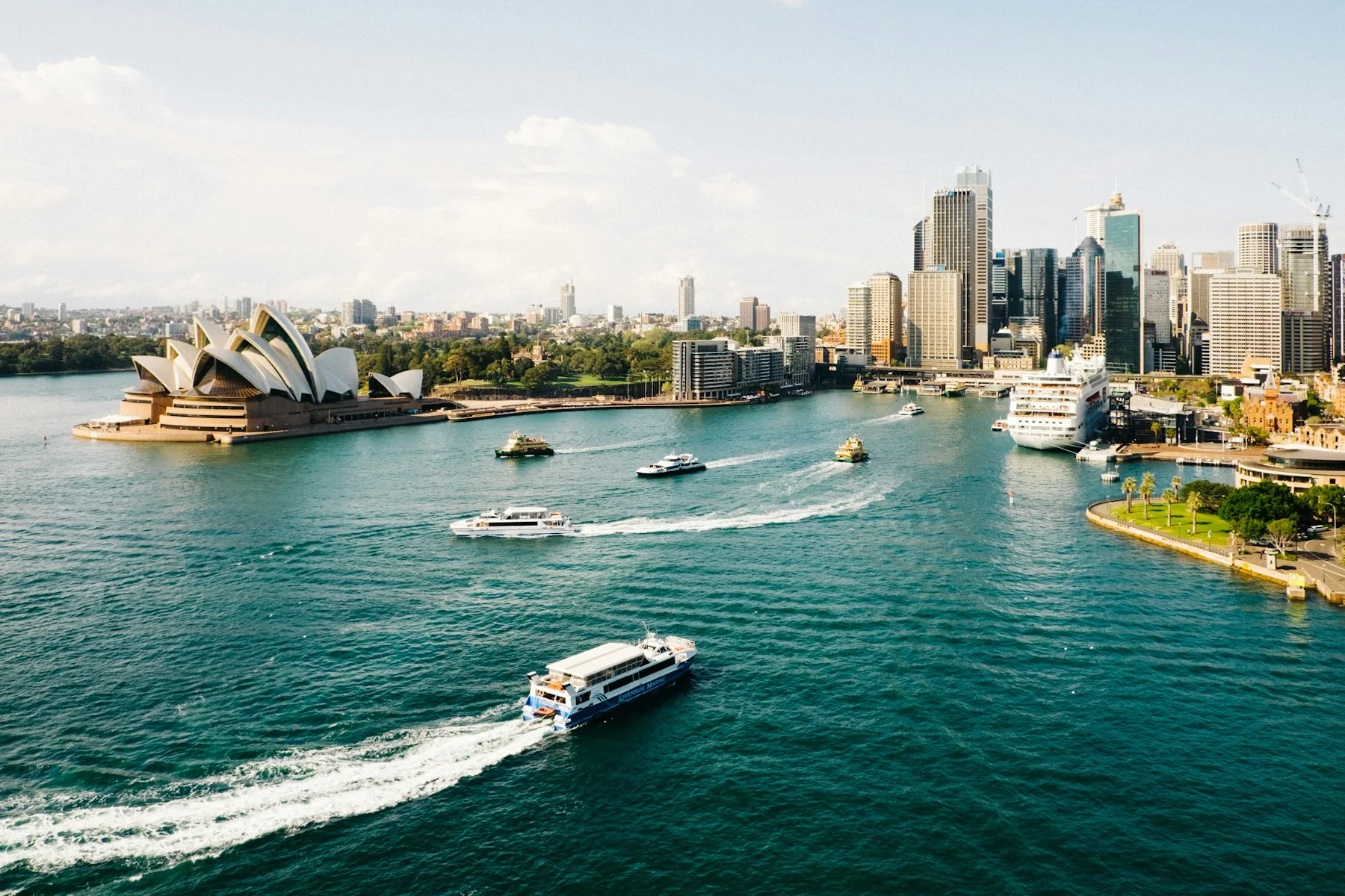 Sydney Harbour and its architectural landmarks